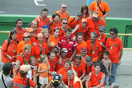 Бейлисс со своими фанатами на World Ducati Week 2007