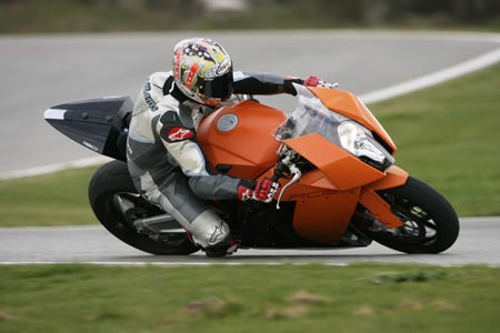 KTM RC8 1190: Джереми МакВильямс на треке Ascari