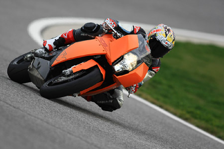 KTM RC8 1190: Джереми МакВильямс на треке Ascari