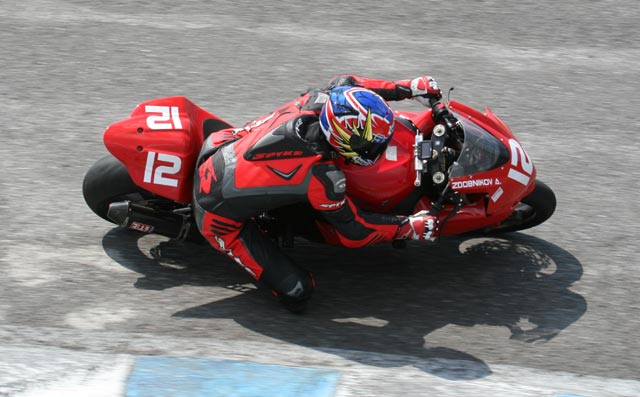 Здобников выигрывает STK1000