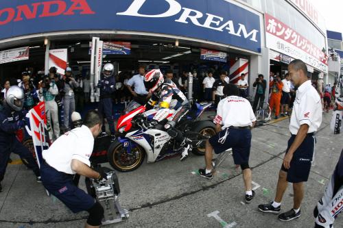 в боксах Dream Team Honda