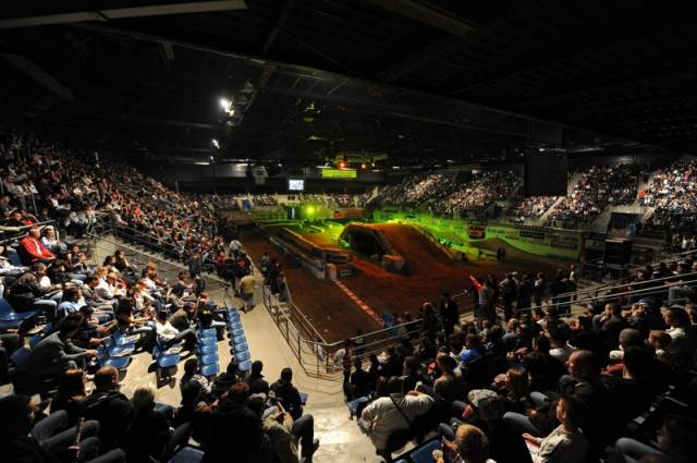 4-5 этапы прошли на стадионе Palais des Sports в Марселе