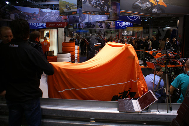 KTM ... А что-то еще покажут сегодня, в субботу!