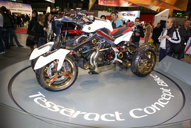 Стенд Yamaha: эту крошку мы уже видели в Москве на МОТОПАРК-2008