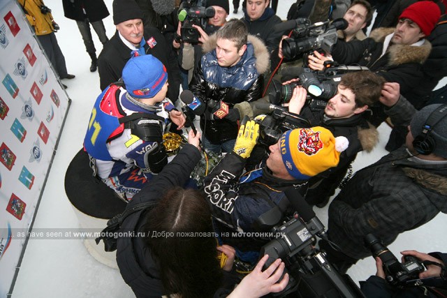 Красников на подиуме - Красногорск, Чемпионат мира по мотогонкам на льду