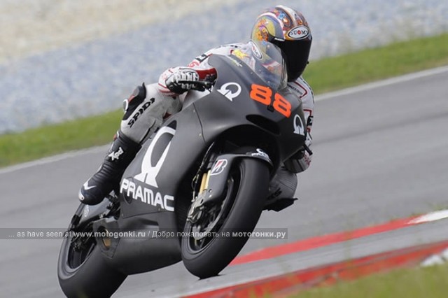 А это уже Ducati GP9 - на тестах в Сепанге 2009 года