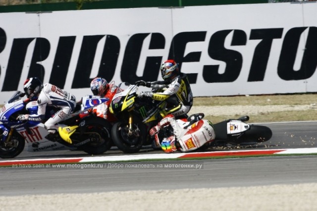 Дополнительное изображение к новости MotoGP: завал в Мизано - фотографии