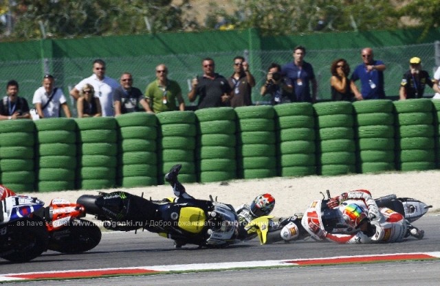 Дополнительное изображение к новости MotoGP: завал в Мизано - фотографии