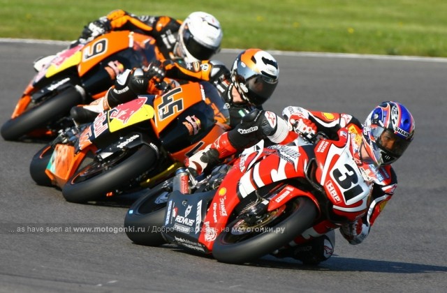 Карл Маггеридж лидирует в гонке IDM Superbike