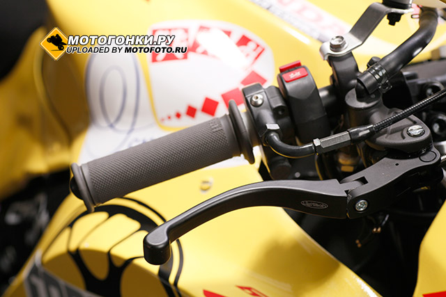 Складывающийся рычаг тормоза на CBR600RR