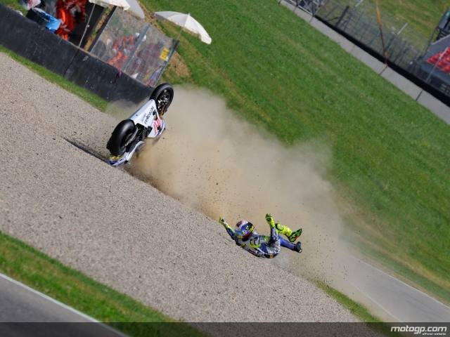 Падение Валентино Росси на Гран-При Италии