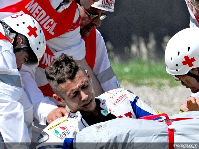 Валентино Росси сломал правую ногу в Мугелло