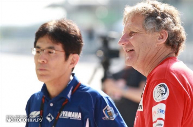 На тестах MotoGP в Сепанге: Джереми Бержесс и представитель Yamaha Factory На тестах MotoGP в Сепанге: Джереми Бержесс и представитель Yamaha Factory