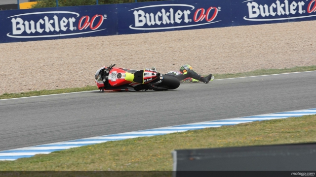 Падение Валентино Росси на квалификации Гран-При Испании
