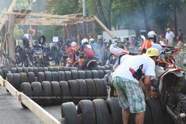Дополнительное изображение к новости Эндуро: Red Bull Romaniacs 2011: пятница (фотоотчет) Дополнительное изображение к новости Эндуро: Red Bull Romaniacs 2011: пятница (фотоотчет)