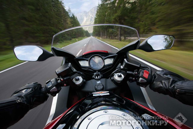 За рулем Honda VFR1200FD (2010) За рулем Honda VFR1200FD (2010)
