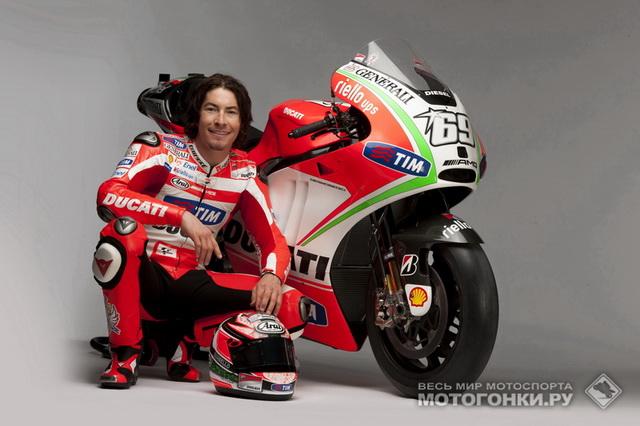 Никки Хейден и его Ducati Desmosedici GP12 Никки Хейден и его Ducati Desmosedici GP12