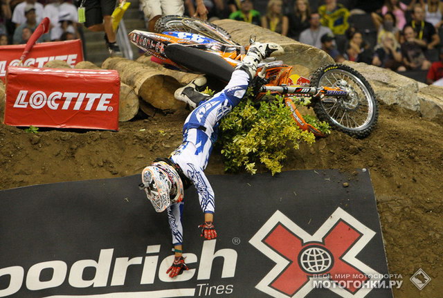 Падение Элизабет Бэш на X-Games 2011 года Падение Элизабет Бэш на X-Games 2011 года
