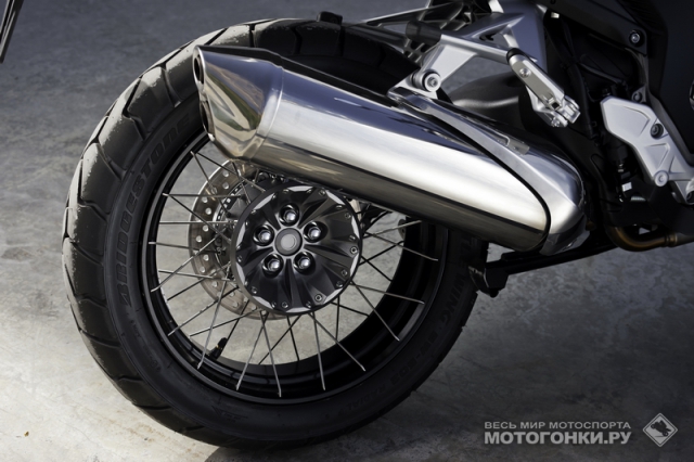 Тест-драйв Honda VFR1200X Crosstourer (2012) Тест-драйв Honda VFR1200X Crosstourer (2012)