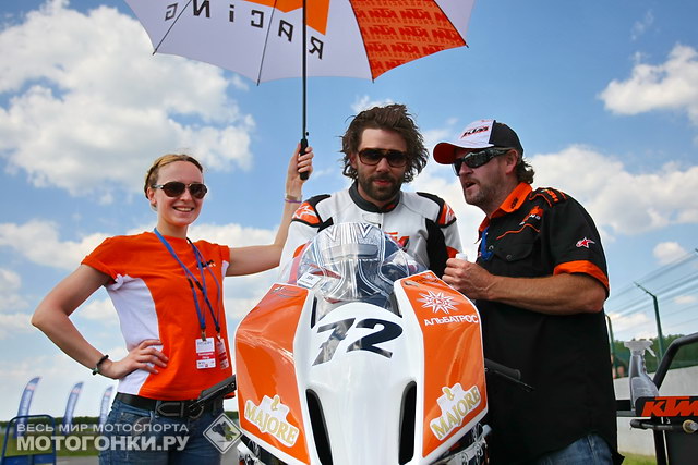 Мик Хамс и Петр Кожеуров на стартовой решетке RSBK Мик Хамс и Петр Кожеуров на стартовой решетке RSBK