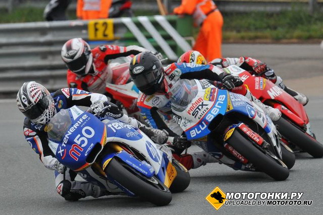 Дэмиан Кадлин на мотоцикле Moto2 в Sachsenring Дэмиан Кадлин на мотоцикле Moto2 в Sachsenring