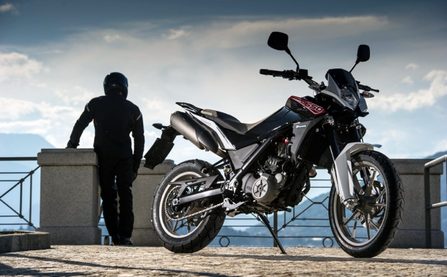 Husqvarna TR650 Strada (2013) Husqvarna TR650 Strada (2013)