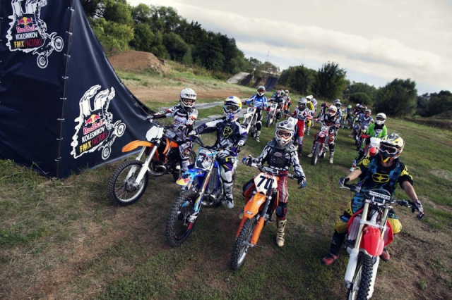 Мотофристайл: участники RedBull Kolesnikov FMX Factory 2013 title=