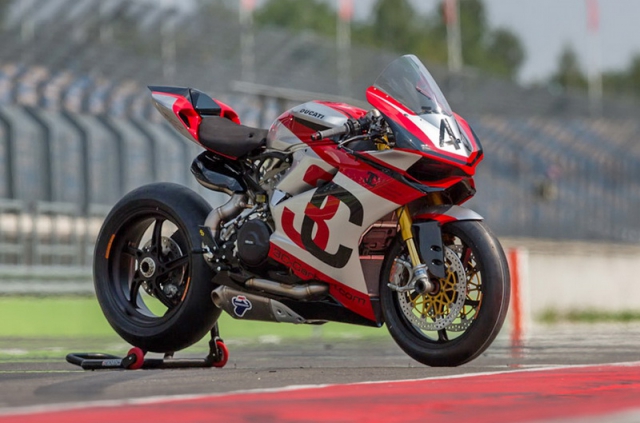 Ducati Corse официально поддержит команду в IDM Superbike title=