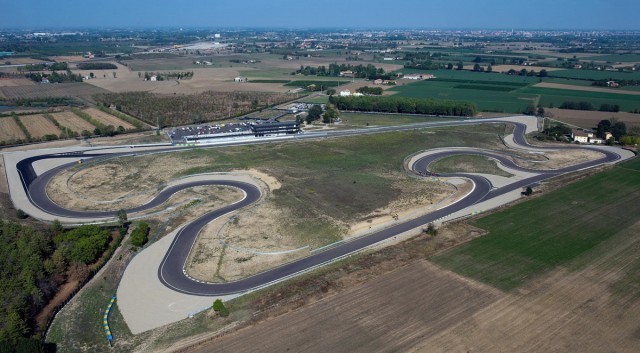 Autodromo di Modena - мечта владельца небольшого спортбайка Autodromo di Modena - мечта владельца небольшого спортбайка