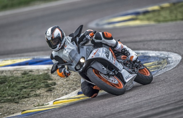 Тест-драйв KTM RC 390 (2015) на Autodromo di Modena: идеальное место для такого мотоцикла! Тест-драйв KTM RC 390 (2015) на Autodromo di Modena: идеальное место для такого мотоцикла!