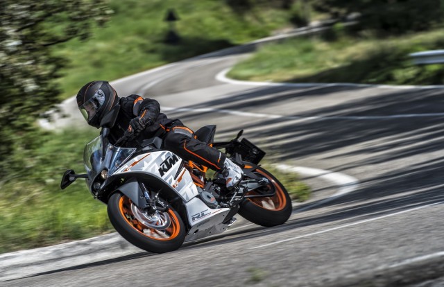 Мы опробовали KTM RC 390 во всех погодных условиях Мы опробовали KTM RC 390 во всех погодных условиях