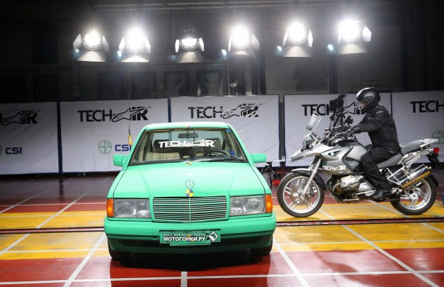 Новинки EICMA-2014: Alpinestars Tech-Air Street пошел в серию - крэш-тест Новинки EICMA-2014: Alpinestars Tech-Air Street пошел в серию - крэш-тест
