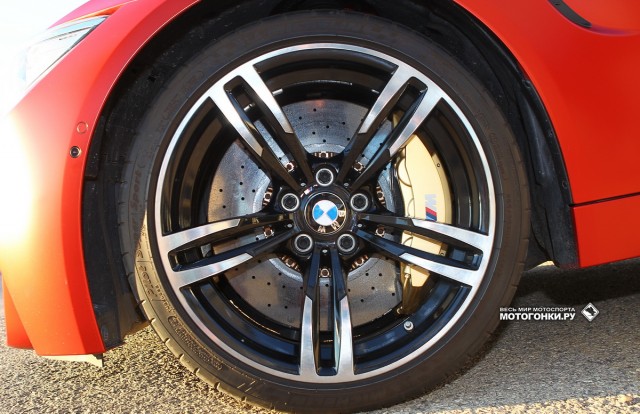 BMW M Award 2014 достается Марку Маркесу: BMW M4 Coupe, 3.0 Inline 6 Twin Turbo, 431 л.с. BMW M Award 2014 достается Марку Маркесу: BMW M4 Coupe, 3.0 Inline 6 Twin Turbo, 431 л.с.