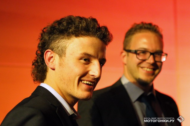 FIM MotoGP AWARDS 2014: Джек Миллер, вице-чемпион Moto3 с представителем KTM Racing - последний день вместе FIM MotoGP AWARDS 2014: Джек Миллер, вице-чемпион Moto3 с представителем KTM Racing - последний день вместе