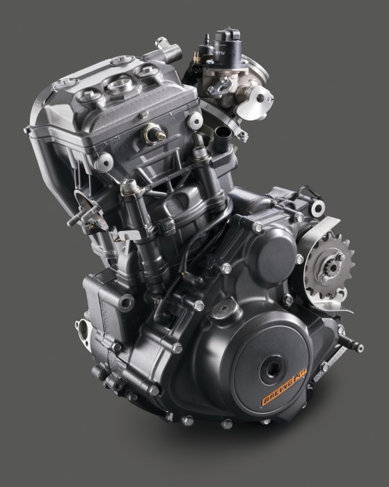 Двигатель KTM RC 390 (2015) Двигатель KTM RC 390 (2015)