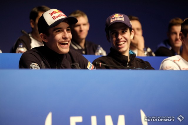 FIM Gala Ceremony 2014: Марк Маркес и его брат, Алекс - чемпионы мира MotoGP и Moto3 FIM Gala Ceremony 2014: Марк Маркес и его брат, Алекс - чемпионы мира MotoGP и Moto3