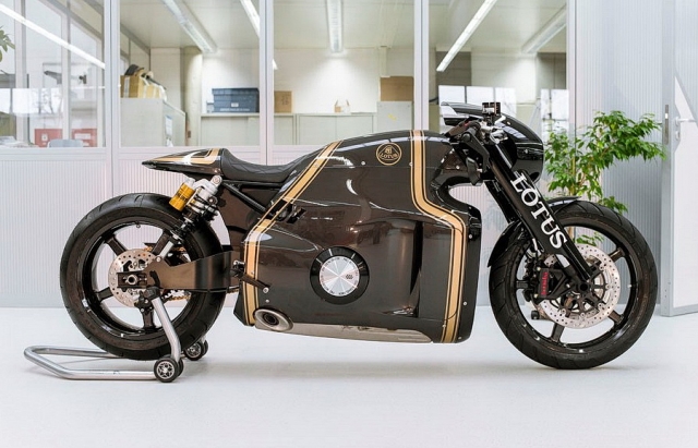 Шоу-стоппер LOTUS C-01 оснащен подвесками Ohlins title=