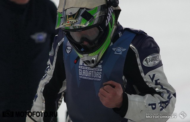 FIM Ice Speedway Gladiators 2015 RD1 Krasnogorsk: Harald Simon & Gunter Bauer collision FIM Ice Speedway Gladiators 2015 RD1 Krasnogorsk: Harald Simon & Gunter Bauer collision