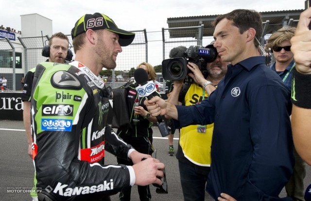 WSBK 2015 - 1st round - Phillip Island: Chris Vermeulen interviewing sad Tom Sykes WSBK 2015 - 1st round - Phillip Island: Chris Vermeulen interviewing sad Tom Sykes