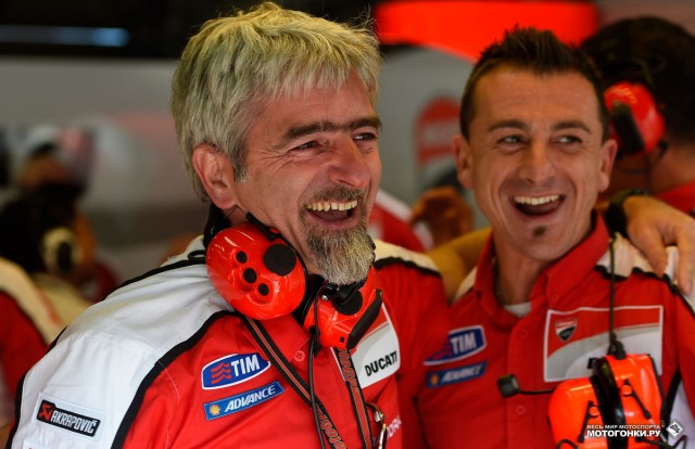 MotoGP 2015 Sepang-2 IRTA Tests: в гараже Ducati Factory MotoGP 2015 Sepang-2 IRTA Tests: в гараже Ducati Factory
