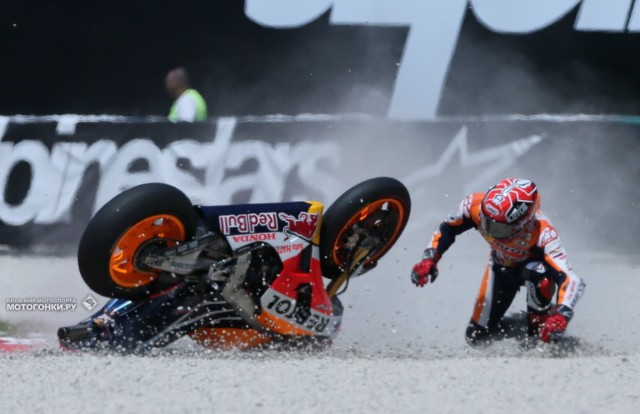 MotoGP ItalianGP - Гран-При Италии, Mugello - round 6 - Падение Марка Маркеса (Repsol Honda) за 6 кругов до финиша MotoGP ItalianGP - Гран-При Италии, Mugello - round 6 - Падение Марка Маркеса (Repsol Honda) за 6 кругов до финиша