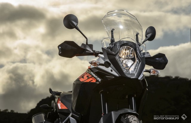 Тест-драйв KTM 1050 Adventure (2015) Тест-драйв KTM 1050 Adventure (2015)