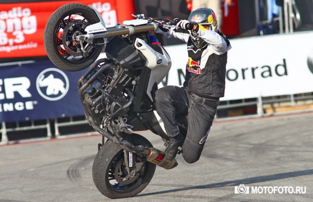BMW Motorrad Days 2015 - Stunt King Chris Pfeiffer BMW Motorrad Days 2015 - Stunt King Chris Pfeiffer