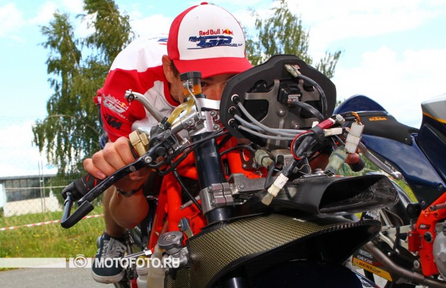 Макар Юрченко на своем KTM RC250R, перед началом уикенда GermanGP в Sachsenring Макар Юрченко на своем KTM RC250R, перед началом уикенда GermanGP в Sachsenring