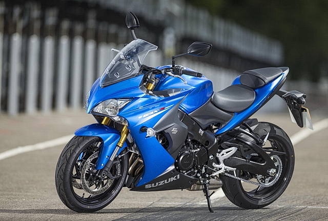 Тест-драйв: Suzuki GSX-S1000F (2016) - Спортбайк для улиц title=