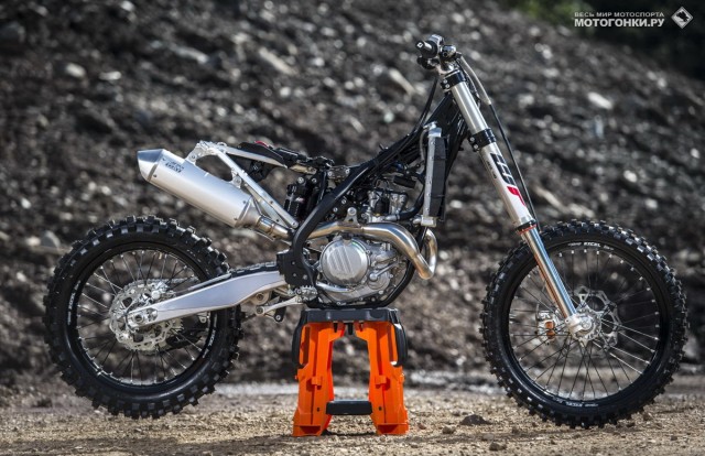 Принципиально новое шасси KTM 250 SX-F, KTM 350 SX-F & KTM 450 SX-F в 2016 Принципиально новое шасси KTM 250 SX-F, KTM 350 SX-F & KTM 450 SX-F в 2016