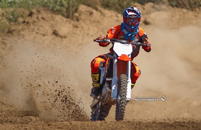 Тест-драйв МОТОГОНКИ.РУ: Артем Назаров на борту KTM 350 SX-F (2016) Тест-драйв МОТОГОНКИ.РУ: Артем Назаров на борту KTM 350 SX-F (2016)