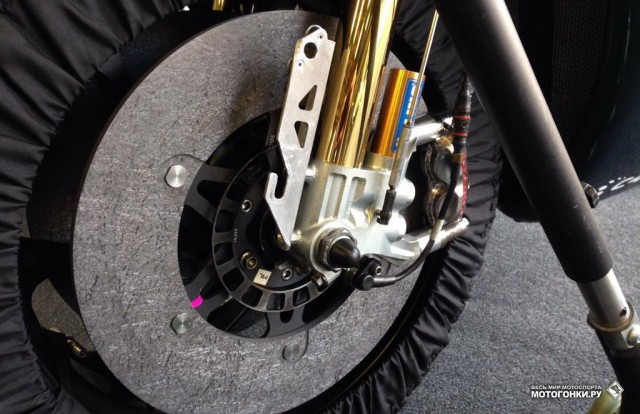 Гран-При Японии, MotoGP: 340-мм карбоновые диски Brembo Гран-При Японии, MotoGP: 340-мм карбоновые диски Brembo