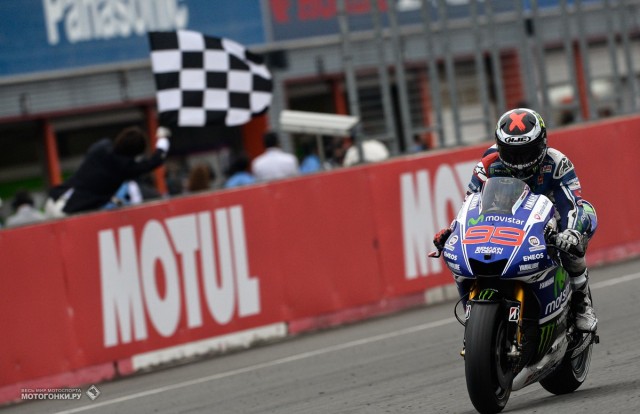 Хорхе Лоренцо выигрывает Гран-При Японии в классе MotoGP Хорхе Лоренцо выигрывает Гран-При Японии в классе MotoGP