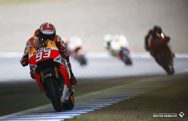 Гран-При Японии, MotoGP: Марк Маркес пытается убежать от Педросы Гран-При Японии, MotoGP: Марк Маркес пытается убежать от Педросы
